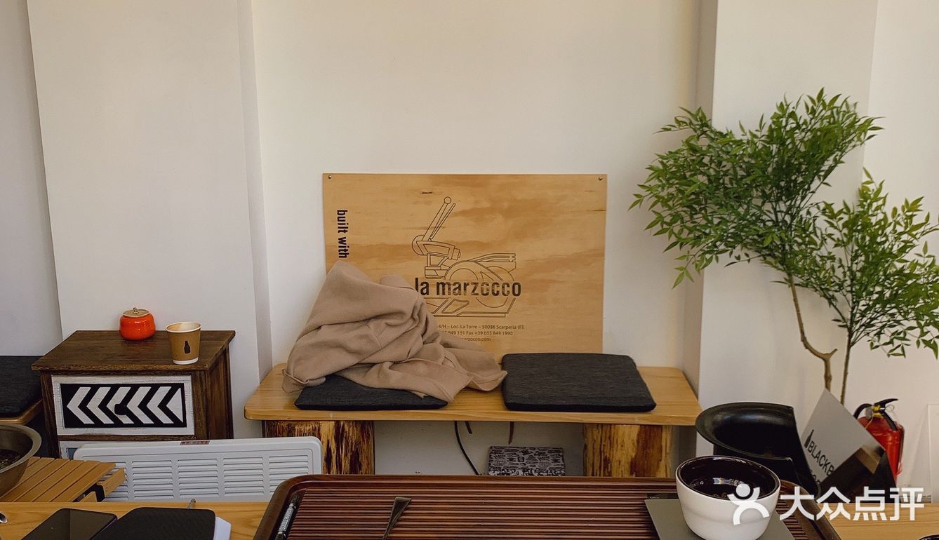 街角有惊喜｜黑瓶子咖啡来也 无特调很简单