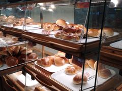 面包甜点陈列柜-新侨三宝乐面包店(崇文门店)