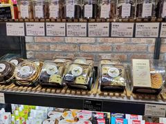 面包甜点陈列柜-多乐之日(和平伊势丹店)