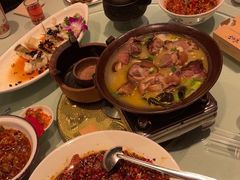 -帅巴人舅母子腊蹄民俗村