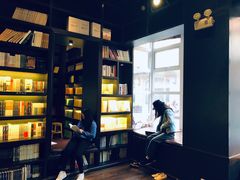 -钟书阁(松江泰晤士小镇店)