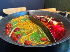 -鹿鸣山草本茶香火锅(园西路店)