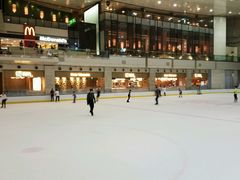 -冰纷万象滑冰场(深圳万象城店)