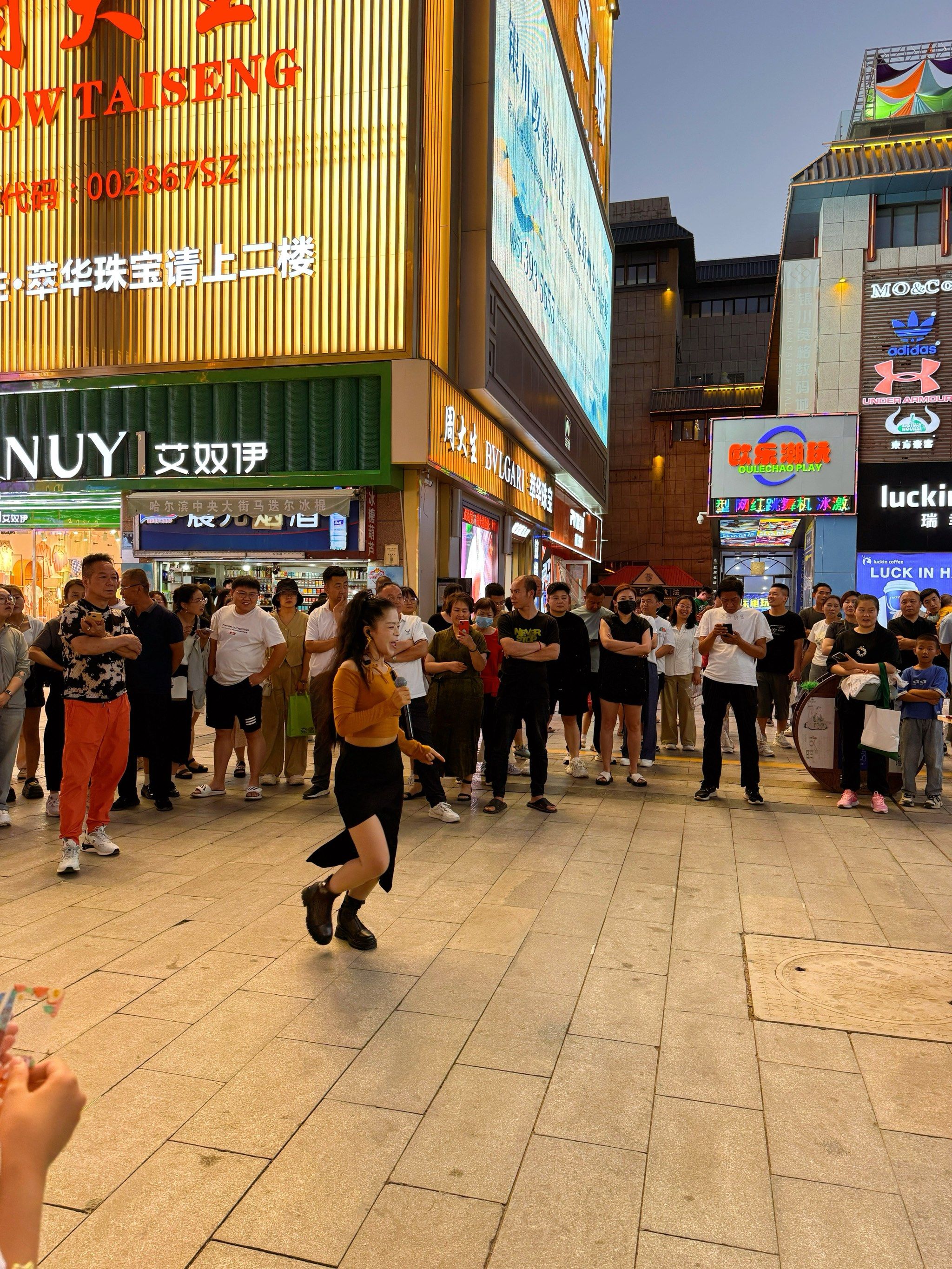 鼓楼步行街别有风味的晚上7515