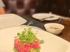 三文鱼牛油果塔塔-恰餐厅CHAR Grill(北京三里屯洲际店)