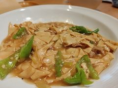 -关东小磨东北菜(上海长风大悦城店)