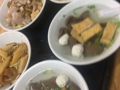 -松树干拌面店