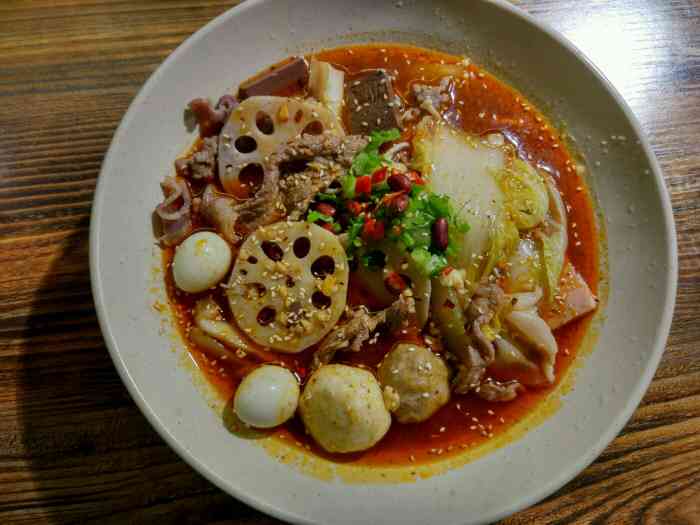 三顾冒菜(五角场店)-"鱼片很好吃,又嫩又滑,鱼丸贡丸类也很良心.