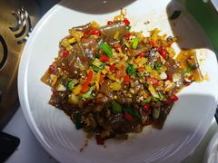 -阿瓦山寨·湘菜现炒·剁椒鱼头王(咸阳总店)