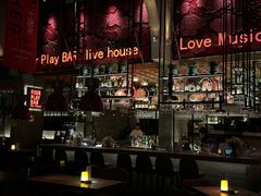 -FOUR PLAY BAR