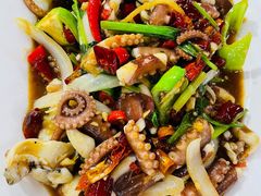 -三亚火车头万人海鲜广场