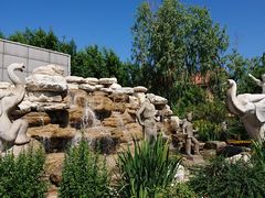 大门口雕塑-南宫五洲植物乐园