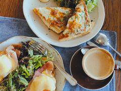 -ROAST coffee & eatery