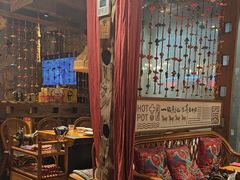-老牌坊云南鱼豆花火锅(爱建店)