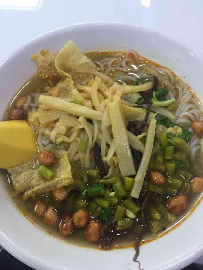 军元柳州螺蛳粉(汽车总站店)-"也不晓得是什么时候开张的,平时经过也