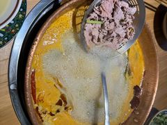 -洱火云南酸菜牛肉火锅(石景山当代商城店)