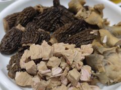 牛肚菌炖螺头肉-帝皇楼