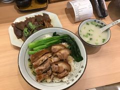 狮头鹅拼猪手饭-狮头牌卤味研究所·卤味饭(花城汇南区店)