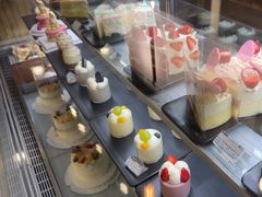 -焙丽拾光(麦凯乐直营店)