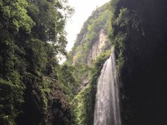 -天坑地缝国家地质公园-停车场