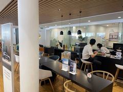 -杭州中沃沃尔沃4S店(滨江区店)