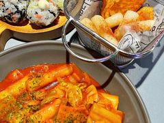 弘大粗暴辣炒年糕-chicken plus韩国炸鸡(城阳店)