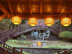 -七彩云南古滇温泉山庄