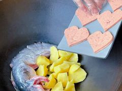 -老刘生态大鱼坊铁锅炖鱼(赛马场店)