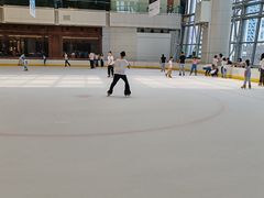 -冰纷万象滑冰场(深圳万象城店)