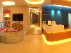 -瑞尔齿科(南京东路名人诊所)