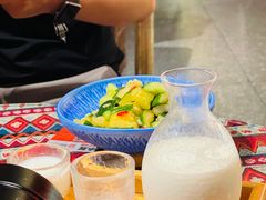 云南纂新奶白酒-火塘云南烧烤大排档