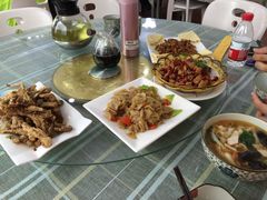 -天天向上素食餐厅(五台山店)