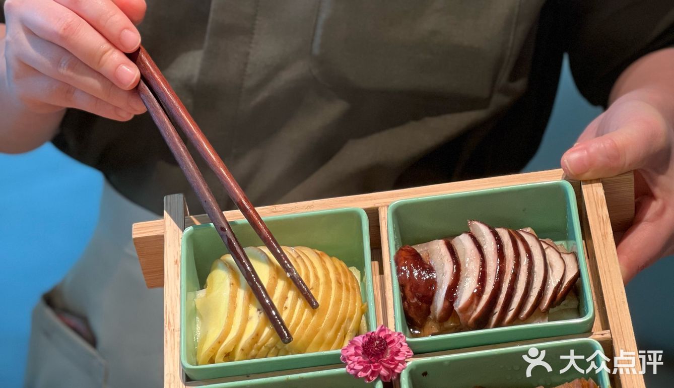 热气腾腾的一锅野生菌土鸡汤，新年与菌相见！