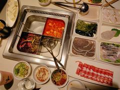 -海底捞火锅鲜切牛肉主题店(长寿路店)