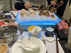 -红鼎豆捞·非遗鲍皇汤火锅(宝丰路店)