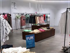 -URBAN REVIVO(上海中庚漫游城店)