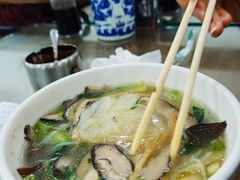 三鲜米线-子午路张记肉夹馍(翠华路店)