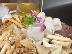 -一朵菌·野生菌探索家火锅(南亚店)