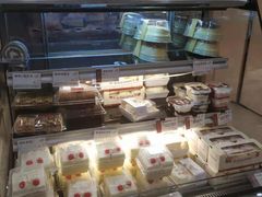 面包甜点陈列柜-苹果花园(襄阳南路店)