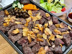 -炼火烤肉店