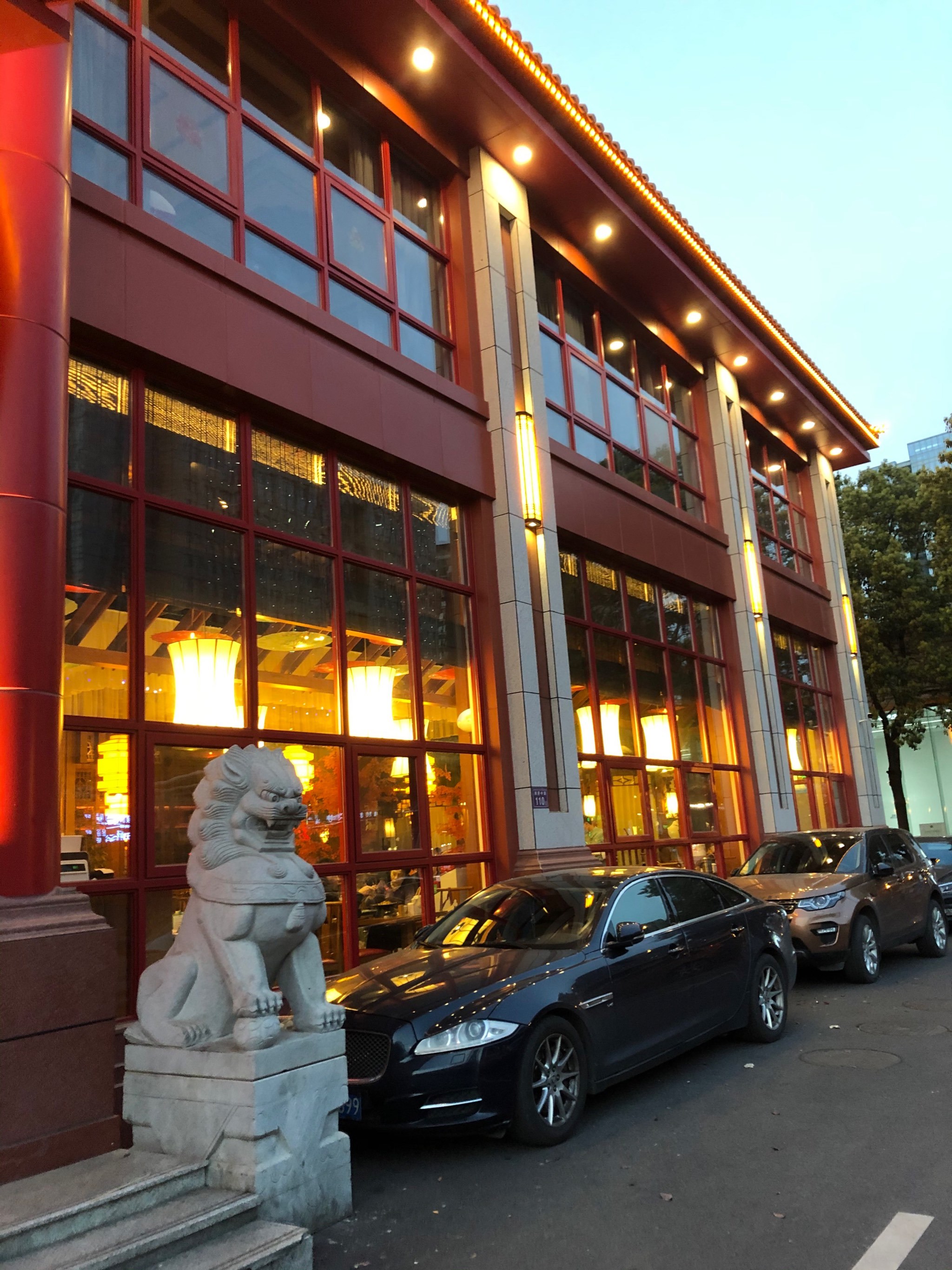 店面很大,据说是湘菜大师许菊云指导的店,-大众点评