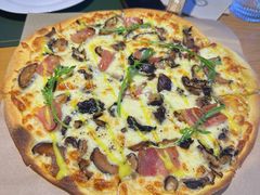 意大利腌肉香菇比萨-LUCCA卢卡西班牙海鲜饭(远洋广场店)