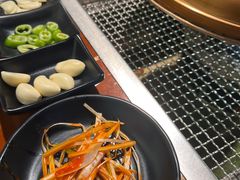 -肉甲韩国木炭烤肉(新壹街1店)