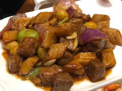 杏鲍菇彩椒牛肉粒-頂好酒家·经典粤菜(海信广场店)