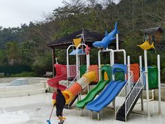 -十万大山布透温泉