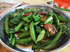 腊味炒芥兰-柴火农庄(东海路店)