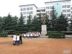 学生们在合影-湖南省立第一师范学校旧址