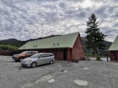 -Lake Hawea Hotel