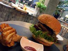 -HIGH FIVE哈福手工汉堡(桂林路店)