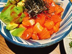 三文鱼牛油果波奇饭-筱田の食堂·izakaya(淮海中路店)